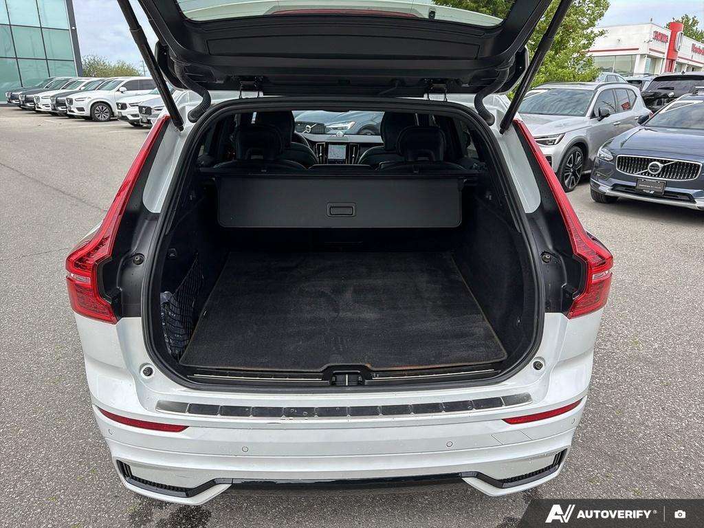 2022 Volvo XC60 B6 R-Design thumb 11