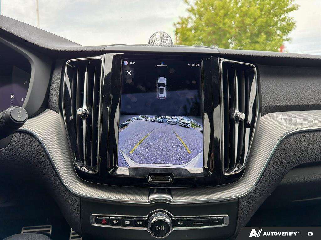2022 Volvo XC60 B6 R-Design thumb 18
