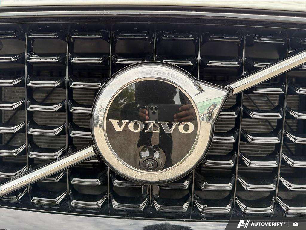 2022 Volvo XC60 B6 R-Design thumb 8