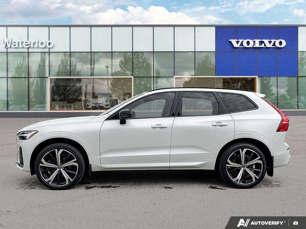 2022 Volvo XC60 B6 R-Design alt 3