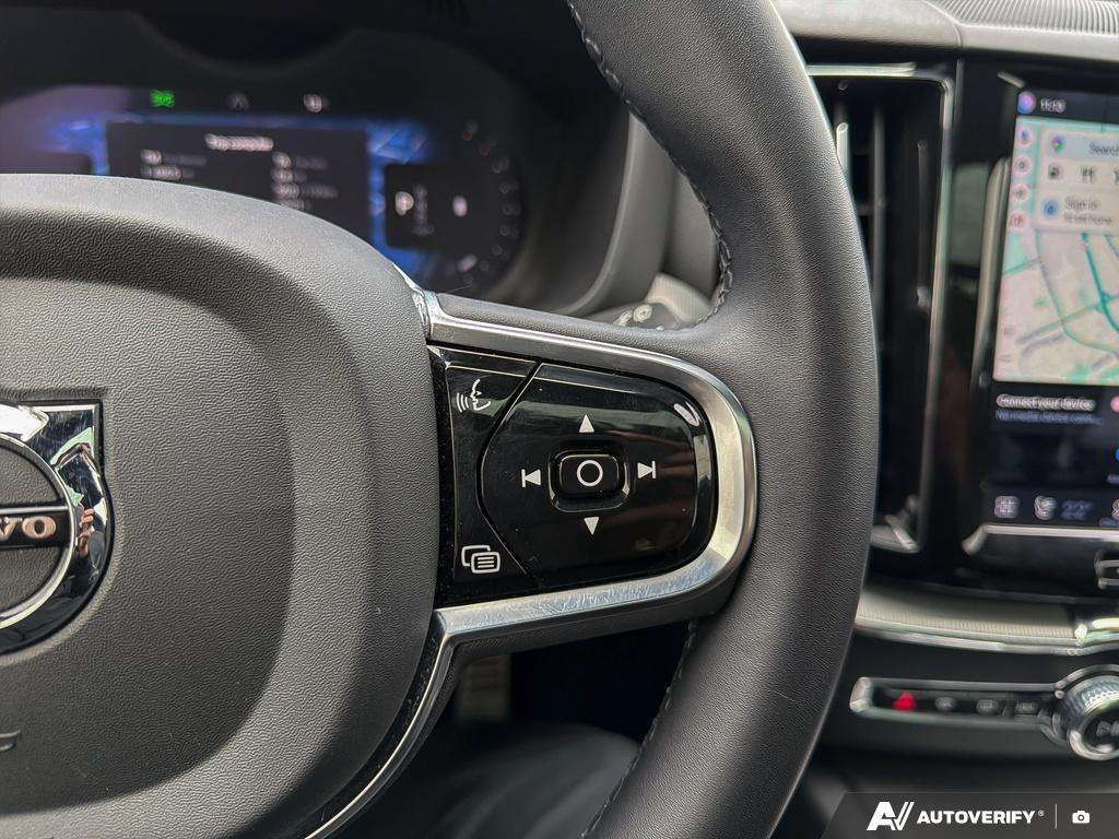 2022 Volvo XC60 B6 R-Design thumb 15