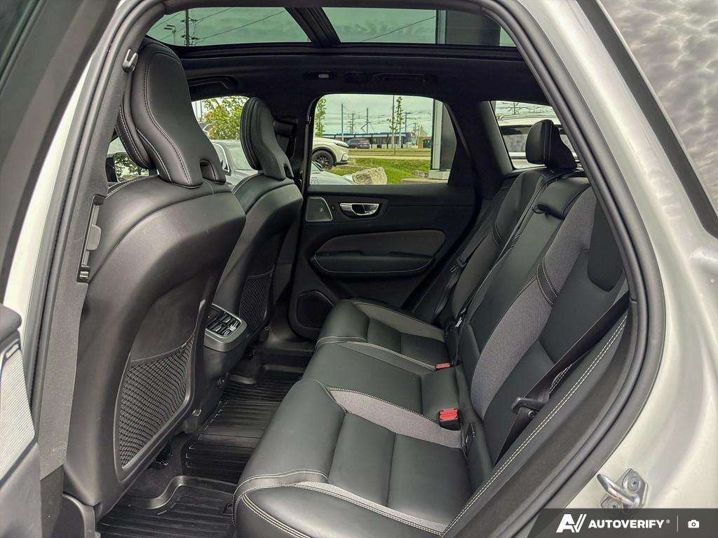 2022 Volvo XC60 B6 R-Design thumb 22