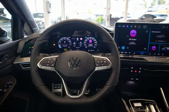 Volkswagen Golf view 11