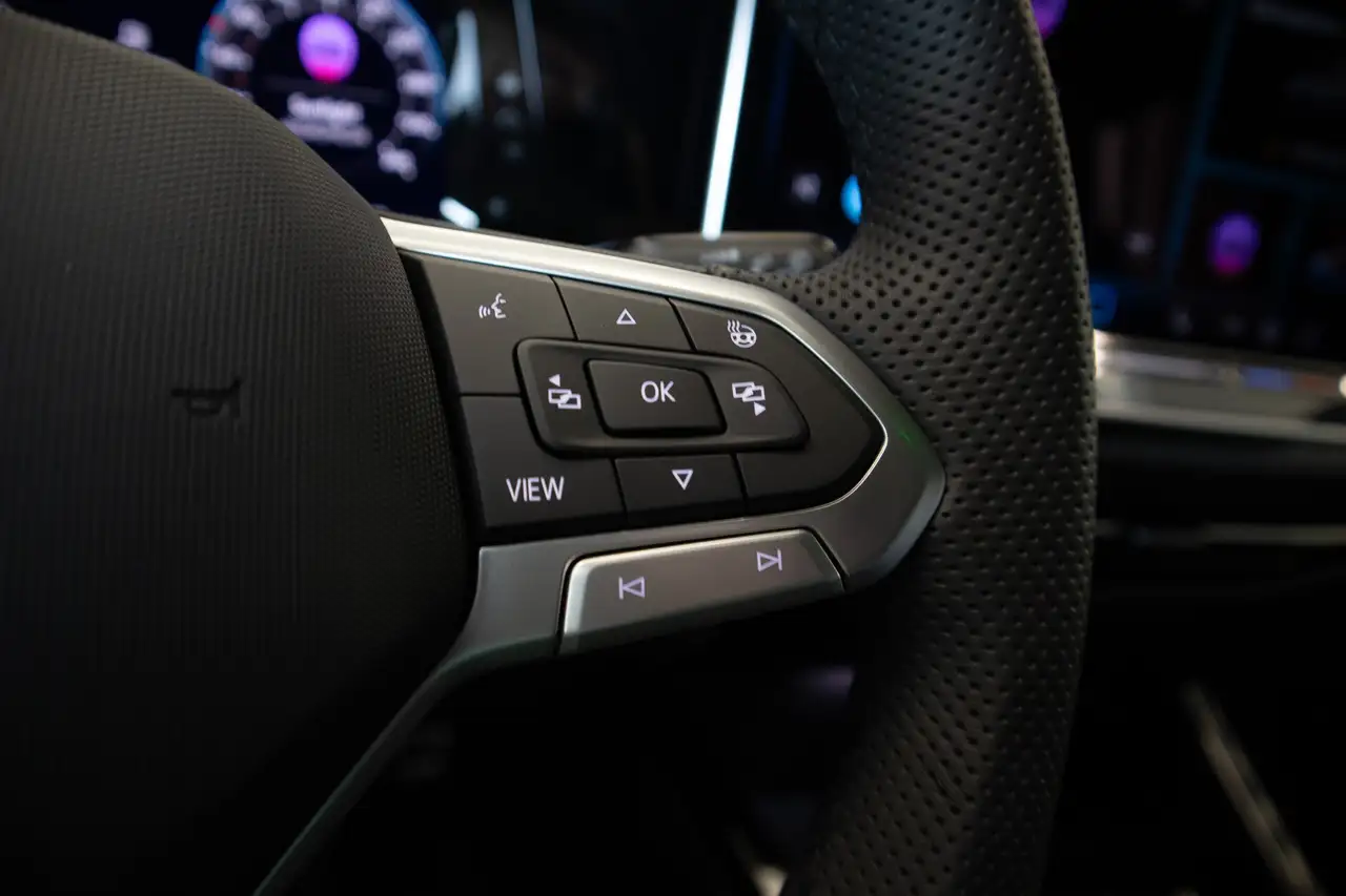 Volkswagen Golf 1.5 ETSI DSG R-LINE, PANO, CAMERA, DAB, LED, ADAPT CRUISE, миниатюра 14