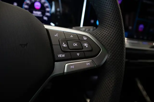 Volkswagen Golf view 14