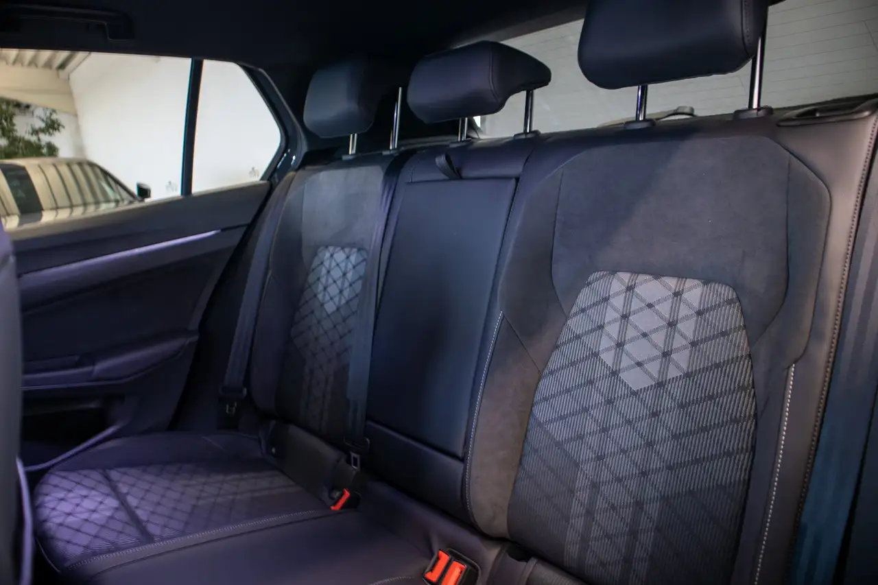 Volkswagen Golf 1.5 ETSI DSG R-LINE, PANO, CAMERA, DAB, LED, ADAPT CRUISE, миниатюра 30