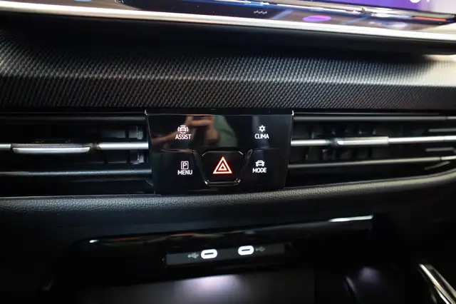 Volkswagen Golf view 17