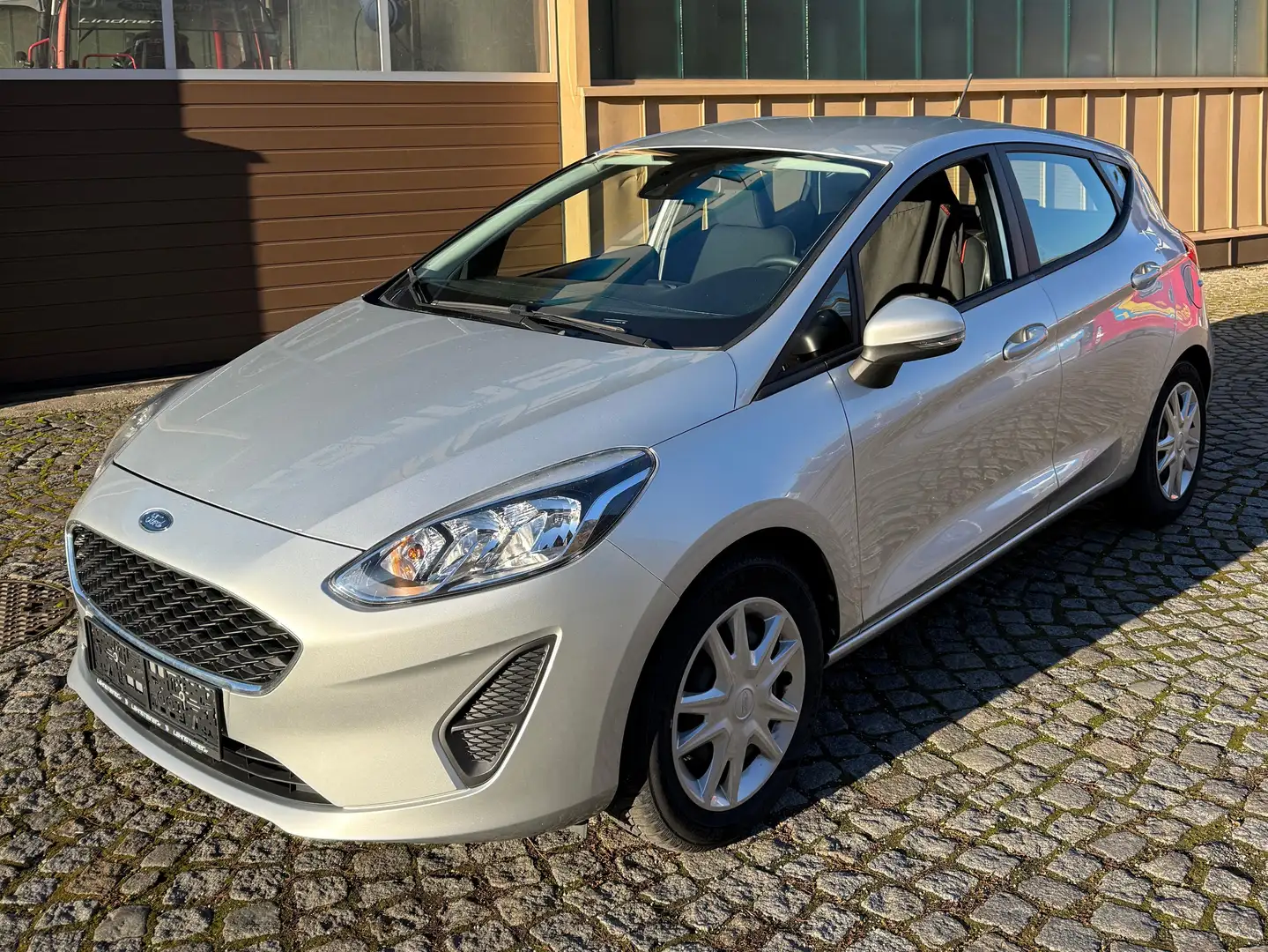 Ford Fiesta Fiesta Trend 1,1 Start/Stop Trend Silber - 2