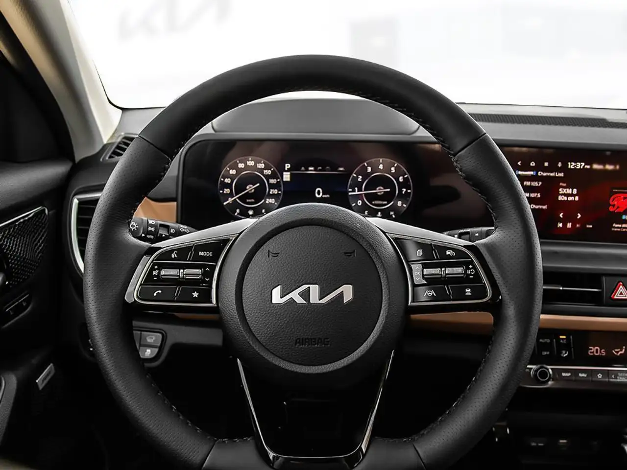 Kia Seltos снимка Kia Seltos