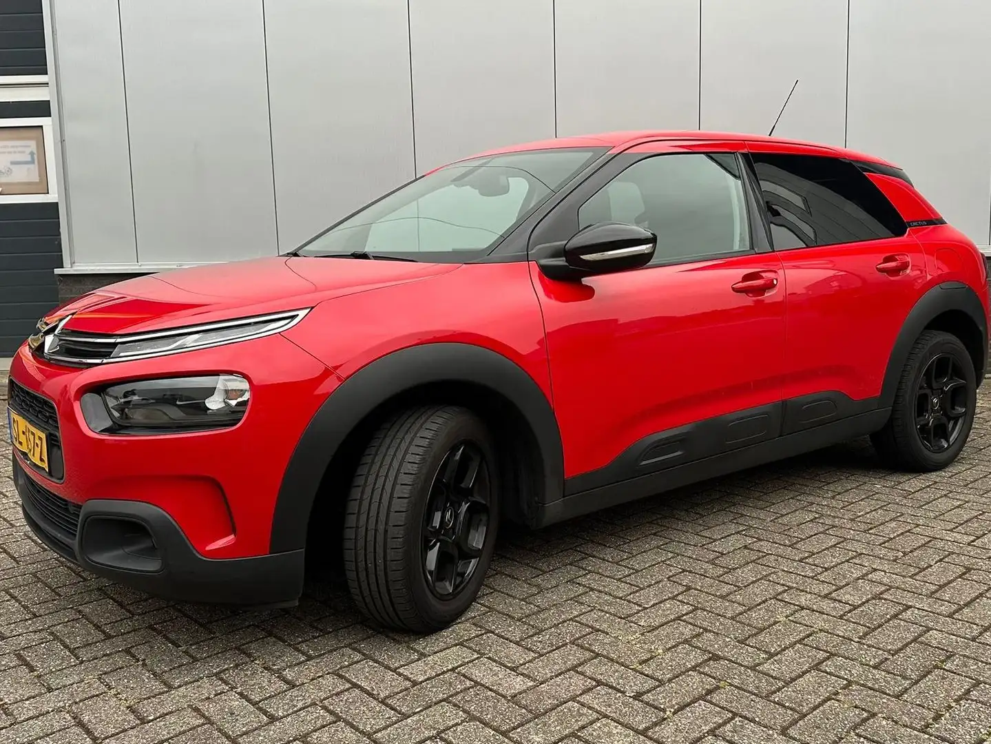 Citroen C4 Cactus C4 Cactus 1.2 PureTech Feel Rood - 1