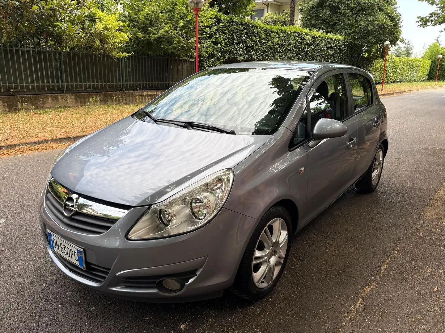 Opel Corsa 1.2 5 porte Cosmo Gris - 1
