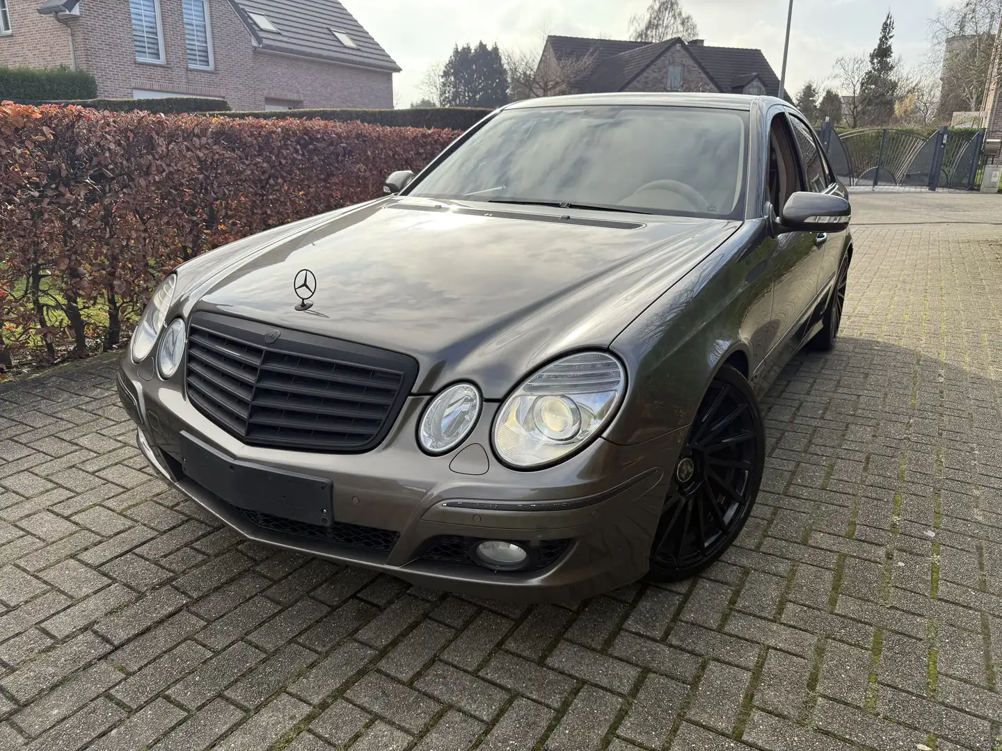 Mercedes-Benz E 200 ETAT NEUF!! - 1
