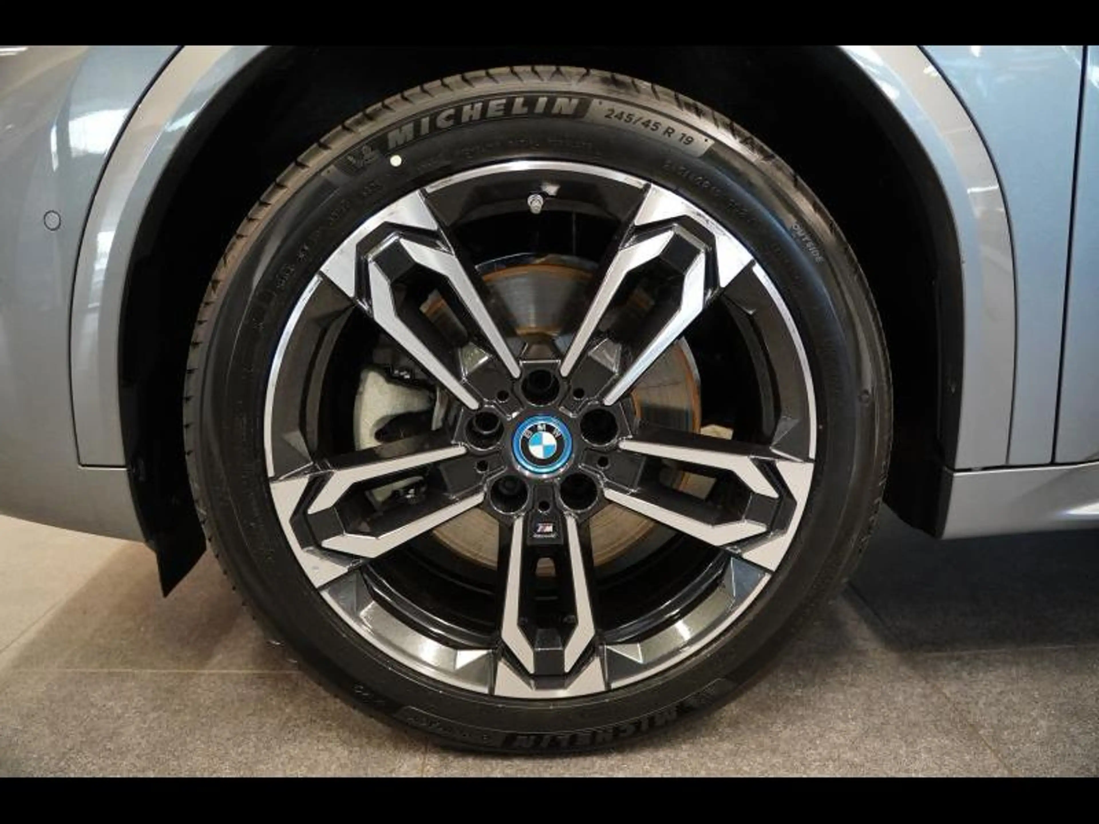 BMW iX2 30 M PACK HARMANKARDON TREKHAAK DRIVE ASSIST PLUS — photo 8