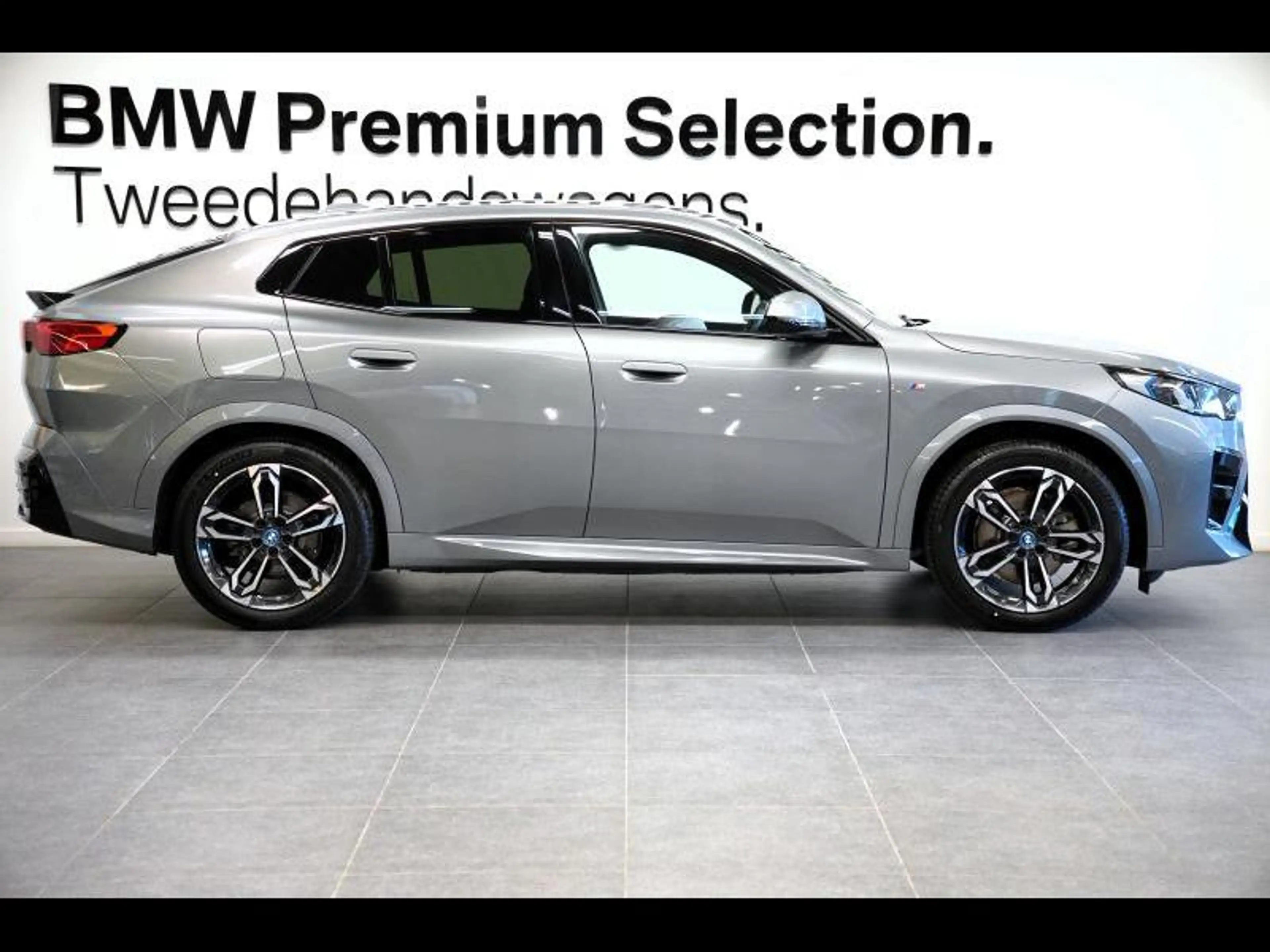 BMW iX2 30 M PACK HARMANKARDON TREKHAAK DRIVE ASSIST PLUS — photo 3