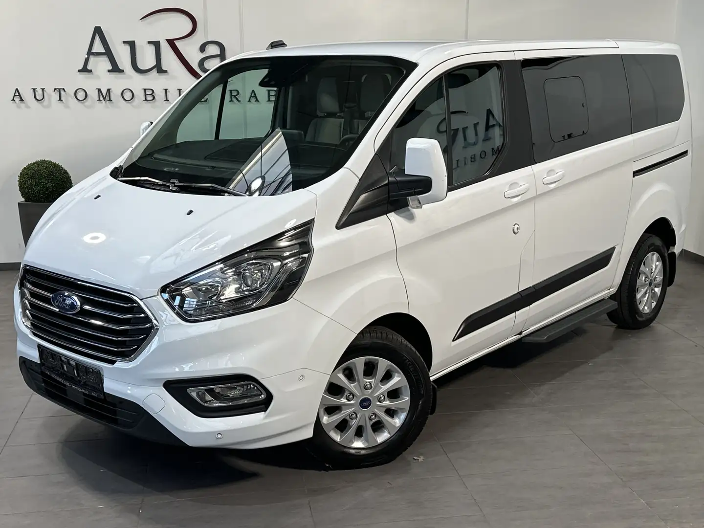 Ford Tourneo Custom 320 L1H1 NAV+AHK+KAMERA+ACC+SHZ Blanc - 1