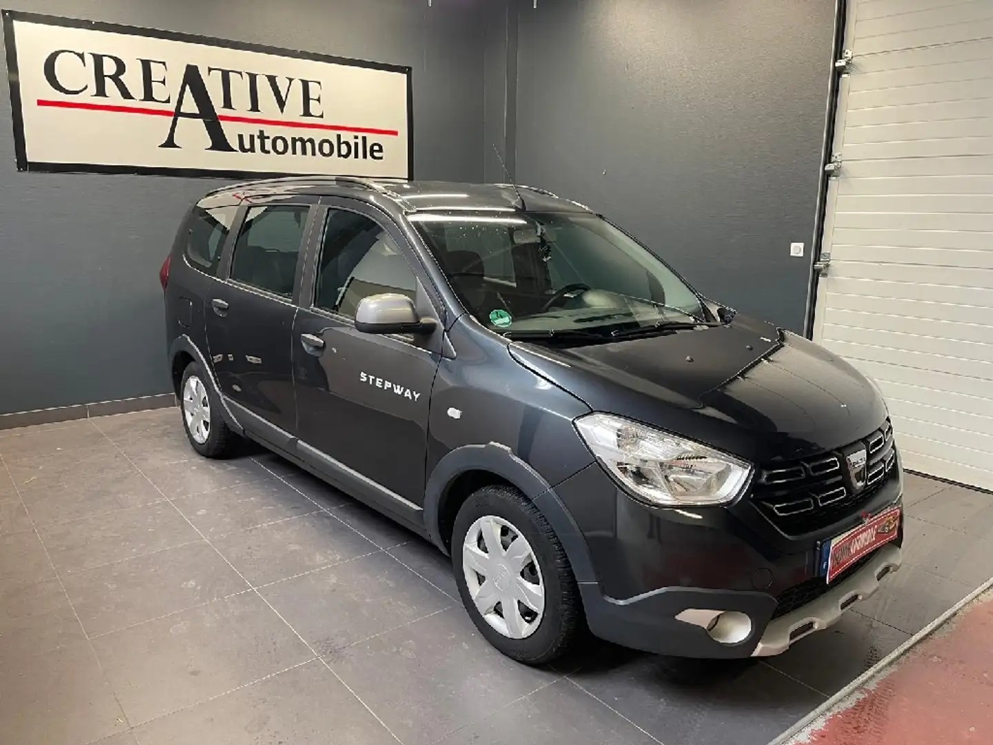Dacia Lodgy 1.5 Blue dCi 115 CV 7 places Stepway - 2