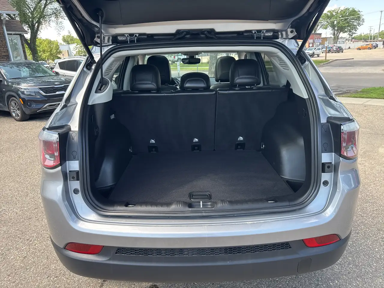 Jeep Compass photo Jeep Compass