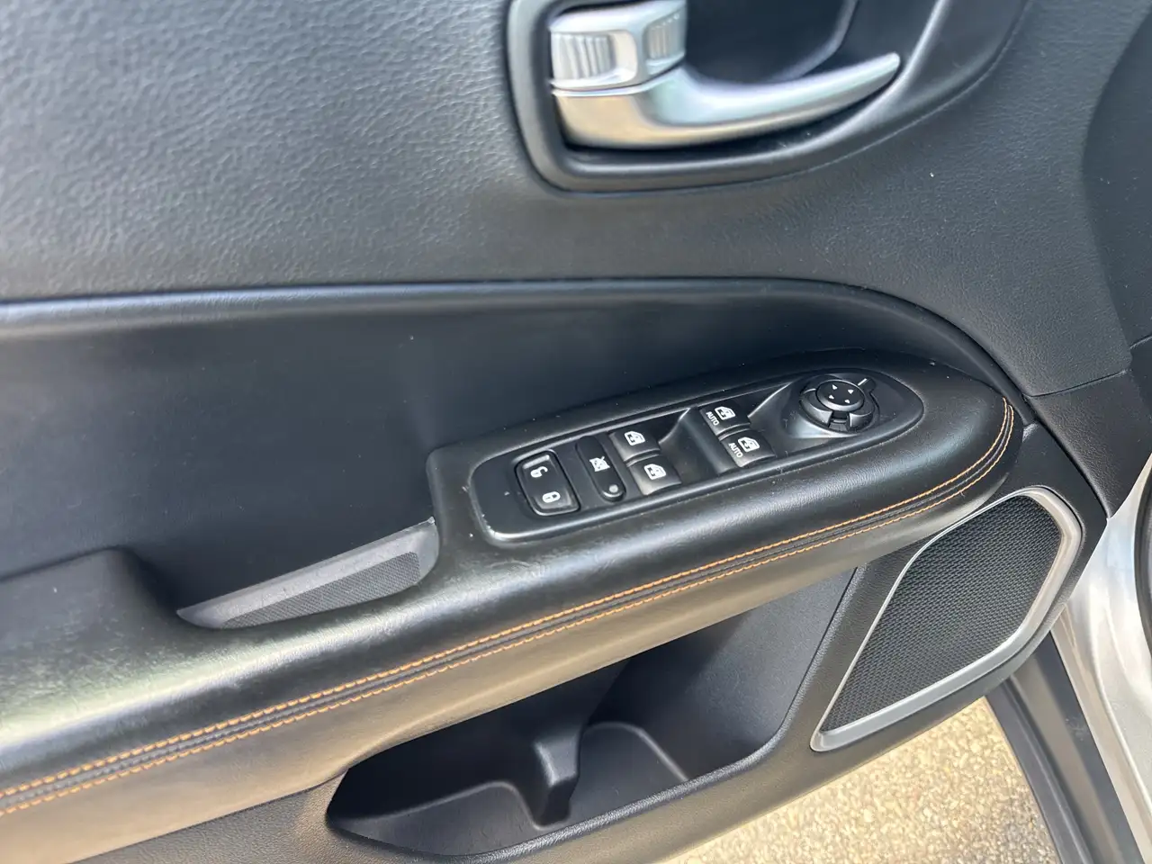 Jeep Compass photo Jeep Compass