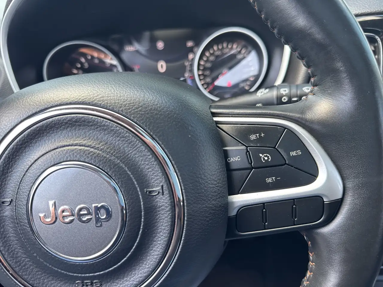 Jeep Compass photo Jeep Compass