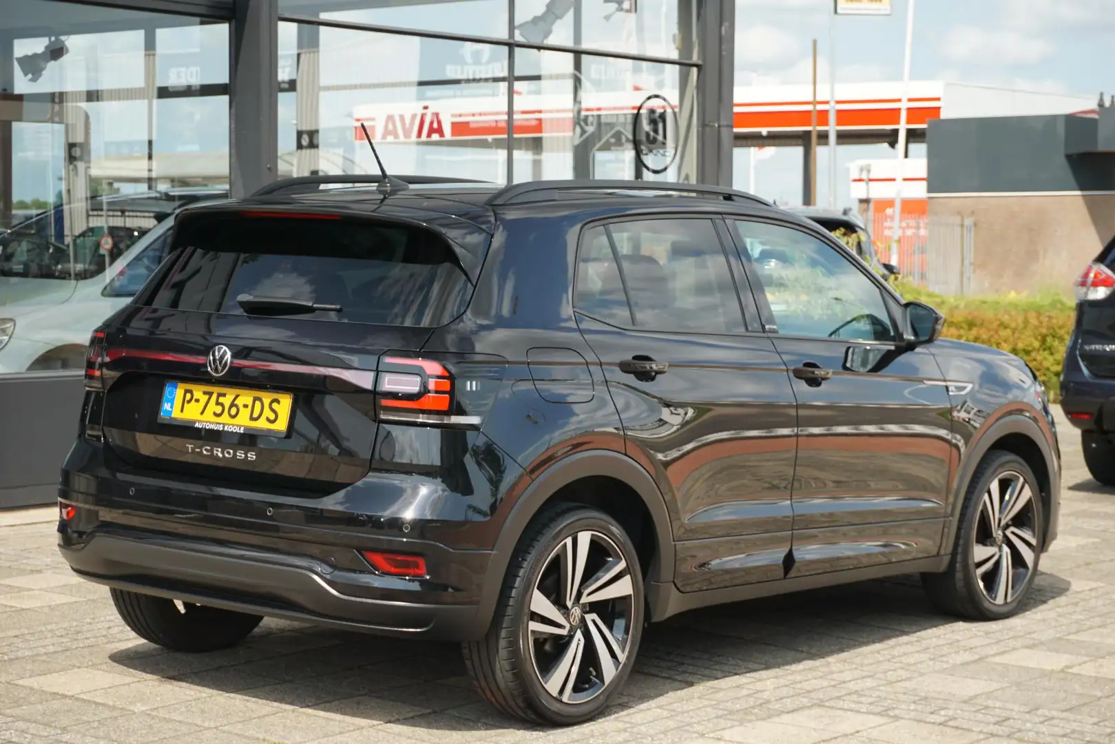 Volkswagen T-Cross 1.0 TSI R-Line | Digitaal cockpit | ACC | LED | Ca Zwart - 2