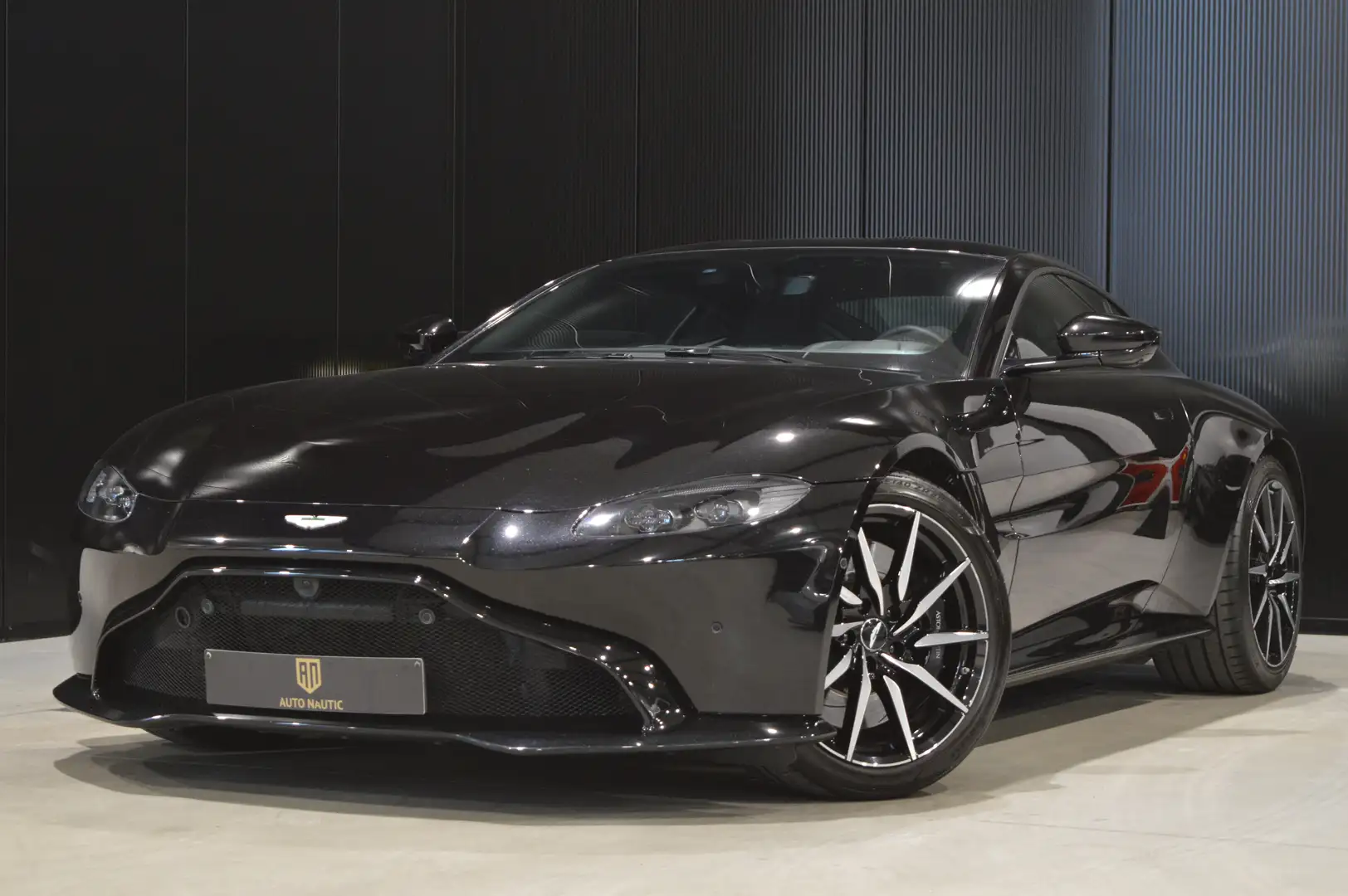 Aston Martin Vantage 4.0i V8 biturbo 1 HAND - 23.000 km Noir - 1