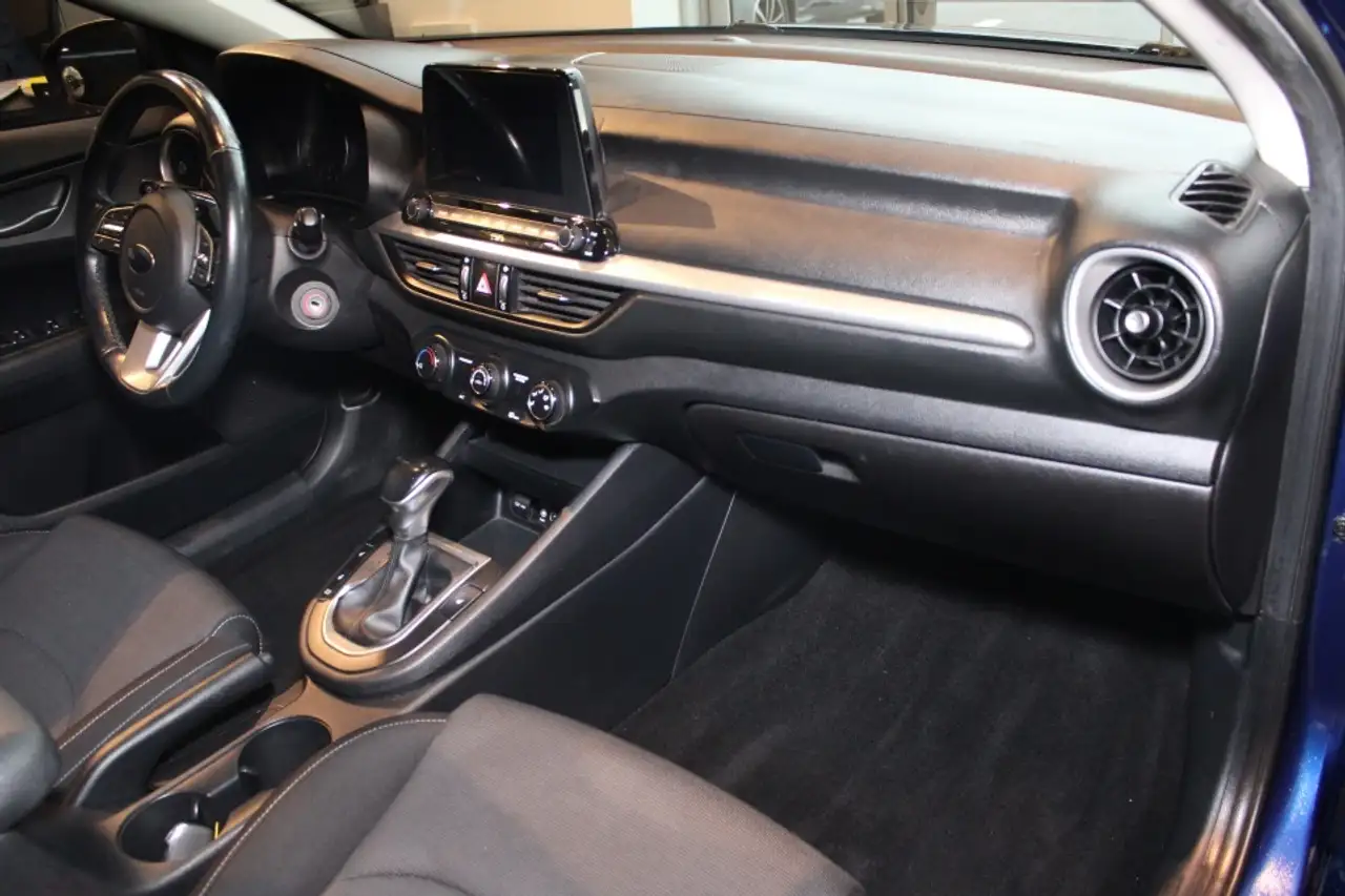 Kia Forte снимка Kia Forte