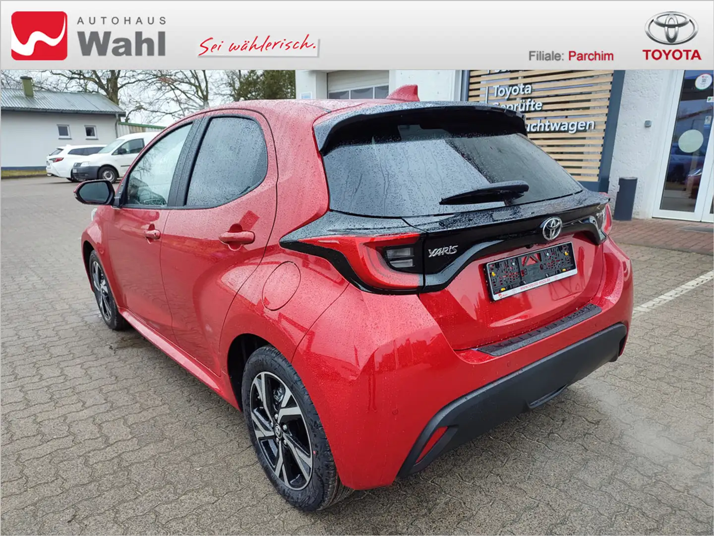 Toyota Yaris 1.5 Hybrid Teamplayer,1,99% Finanzierung für Priva Rot - 2