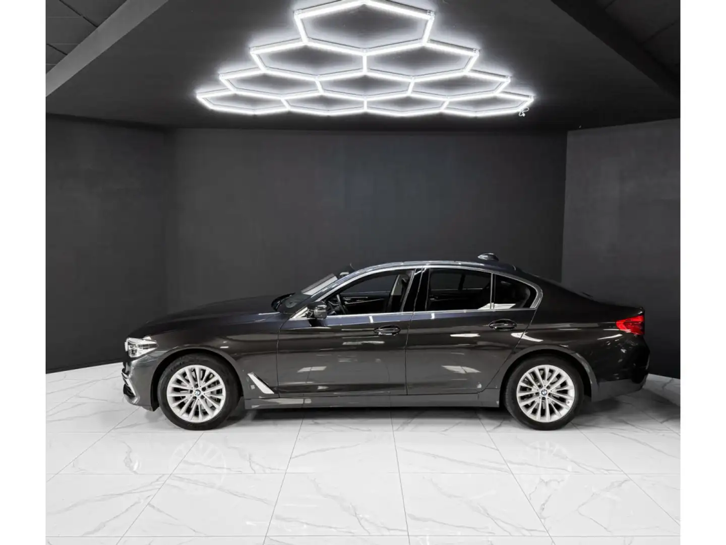 BMW 540 i xDrive Luxury Line Gris - 2