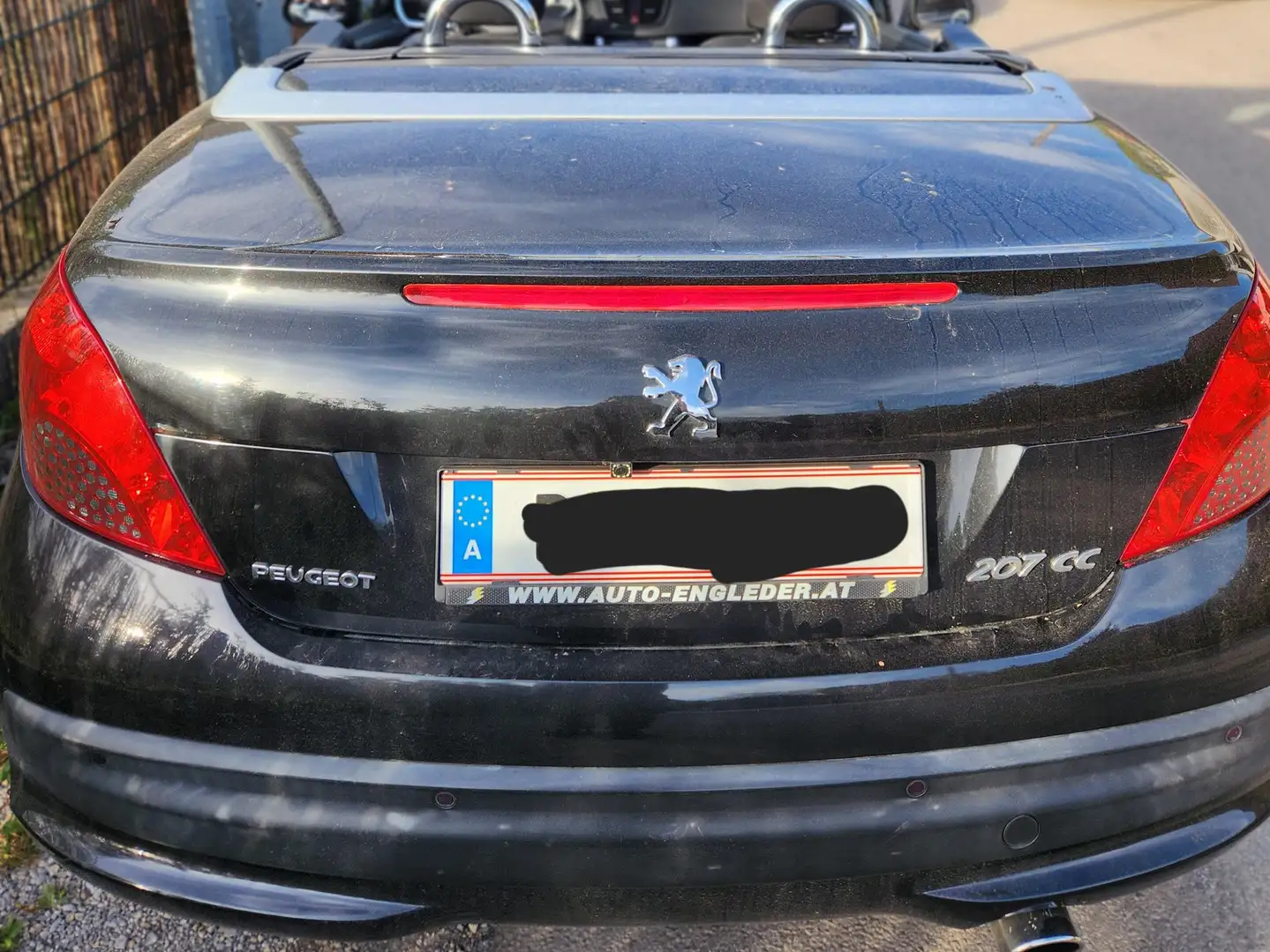 Peugeot 207 207 CC 1,6 16V Schwarz - 2