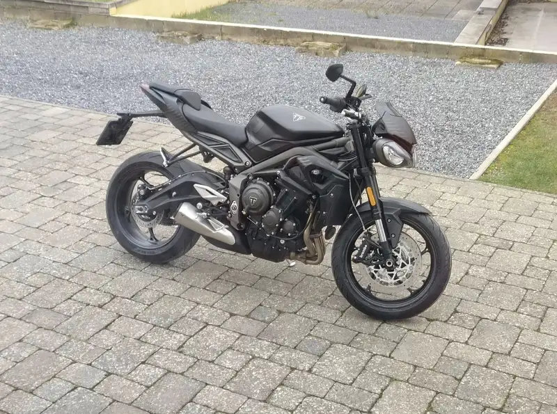 Triumph Street Triple 765