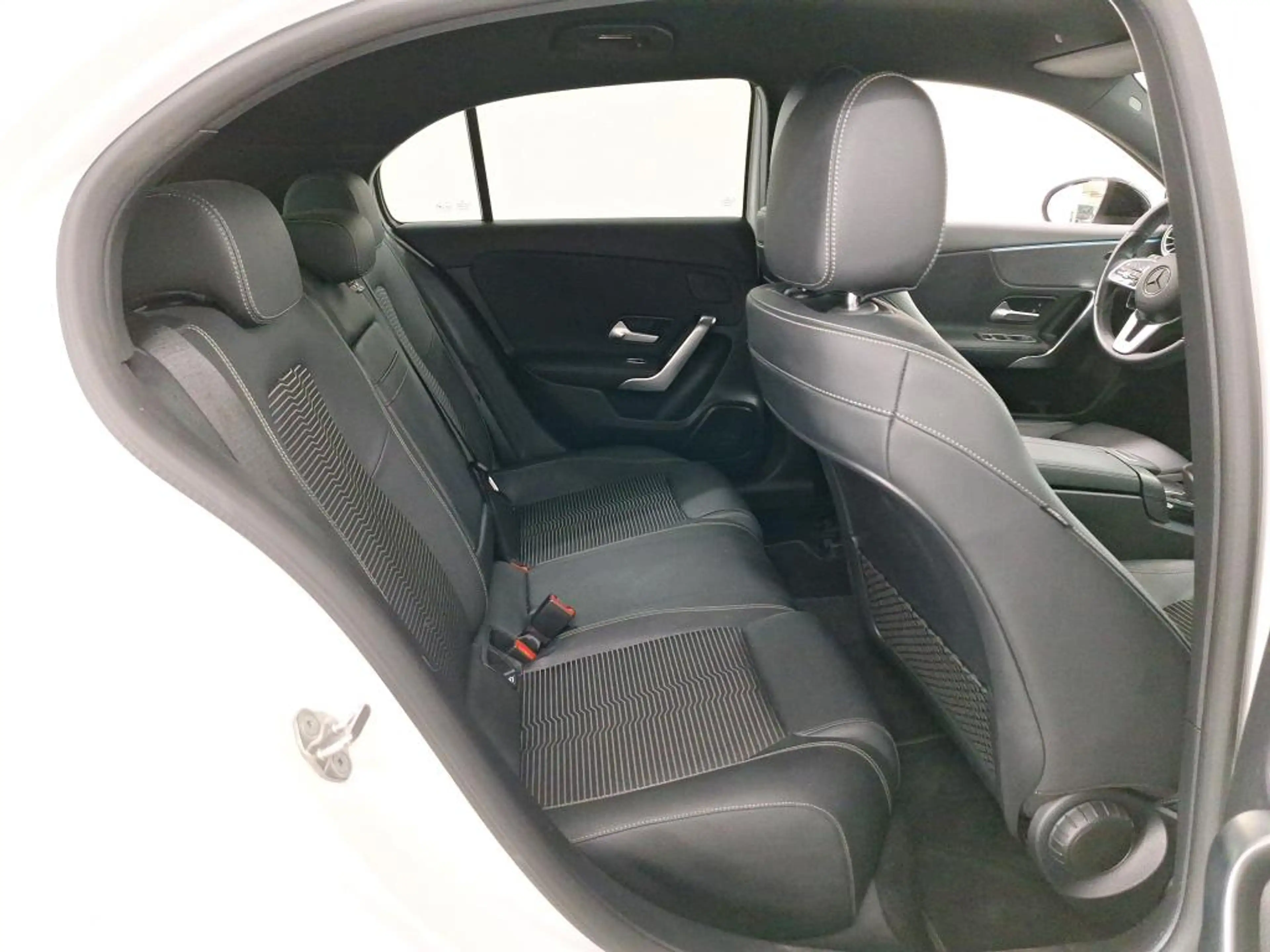 Mercedes-Benz A 180 Business Solution (EU6AP) - GPS - KEYLESS - CAMERA - LED - SONO — photo 7