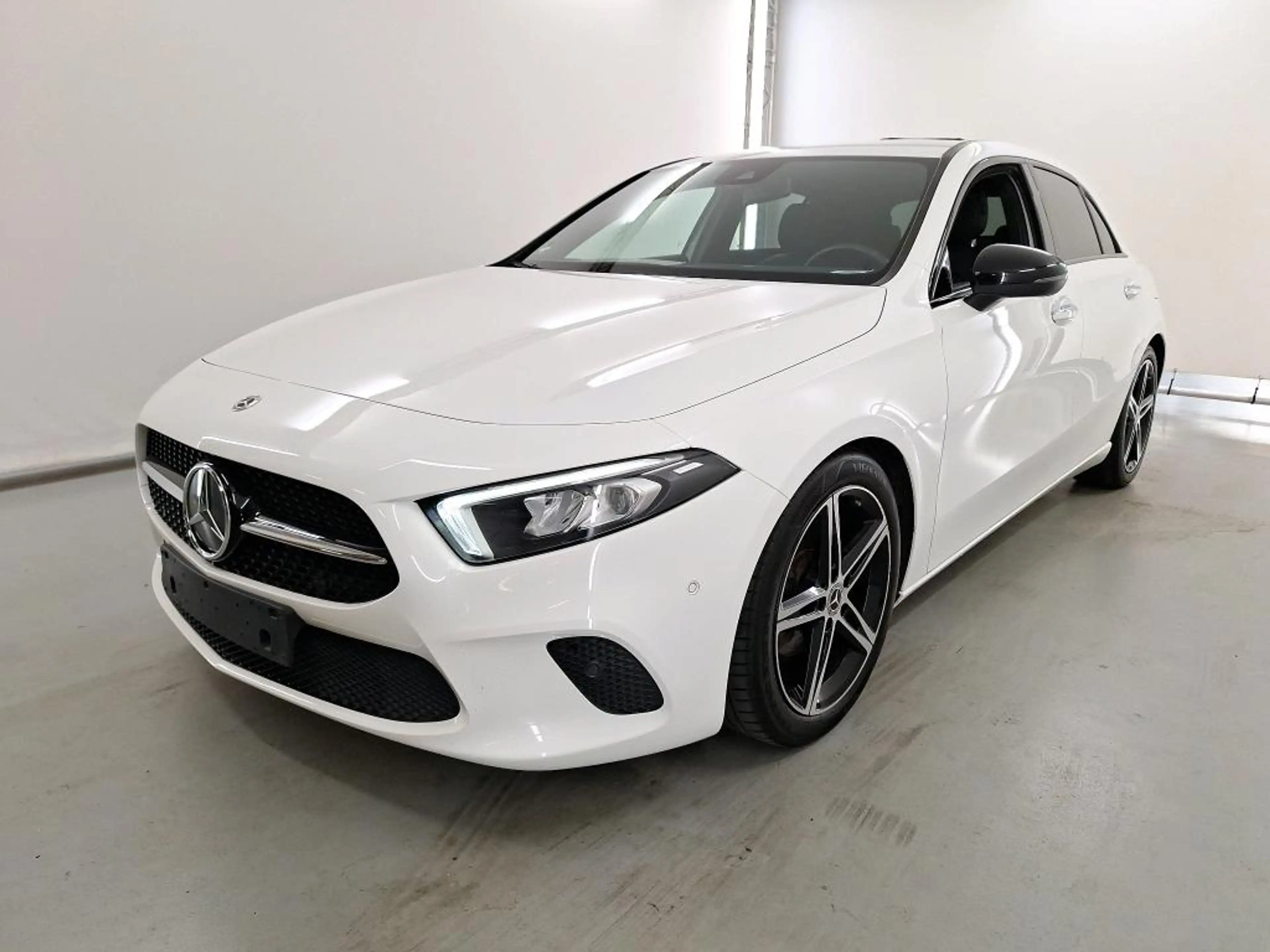Mercedes-Benz A 180 Business Solution (EU6AP) - GPS - KEYLESS - CAMERA - LED - SONO