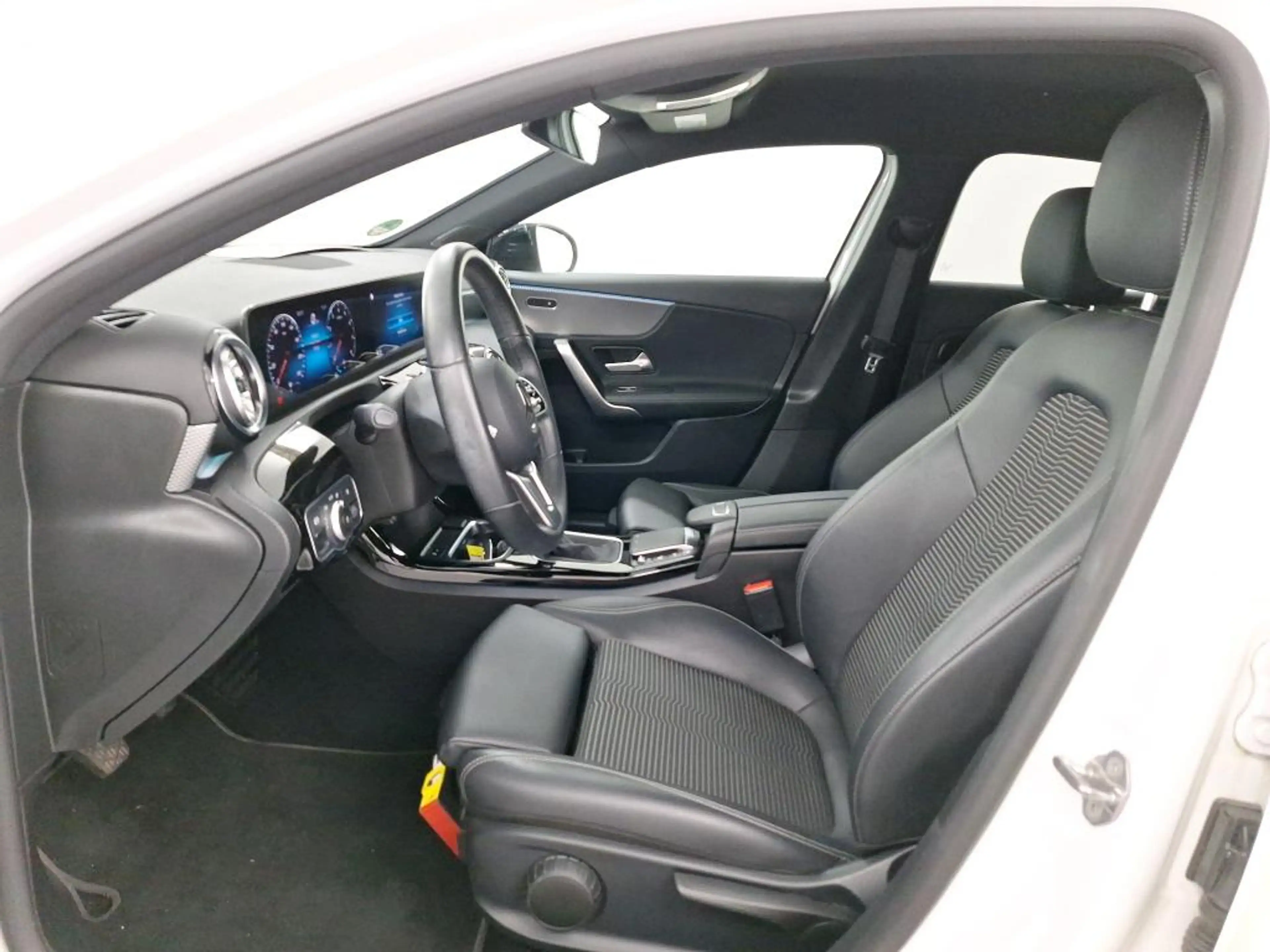 Mercedes-Benz A 180 Business Solution (EU6AP) - GPS - KEYLESS - CAMERA - LED - SONO — photo 5