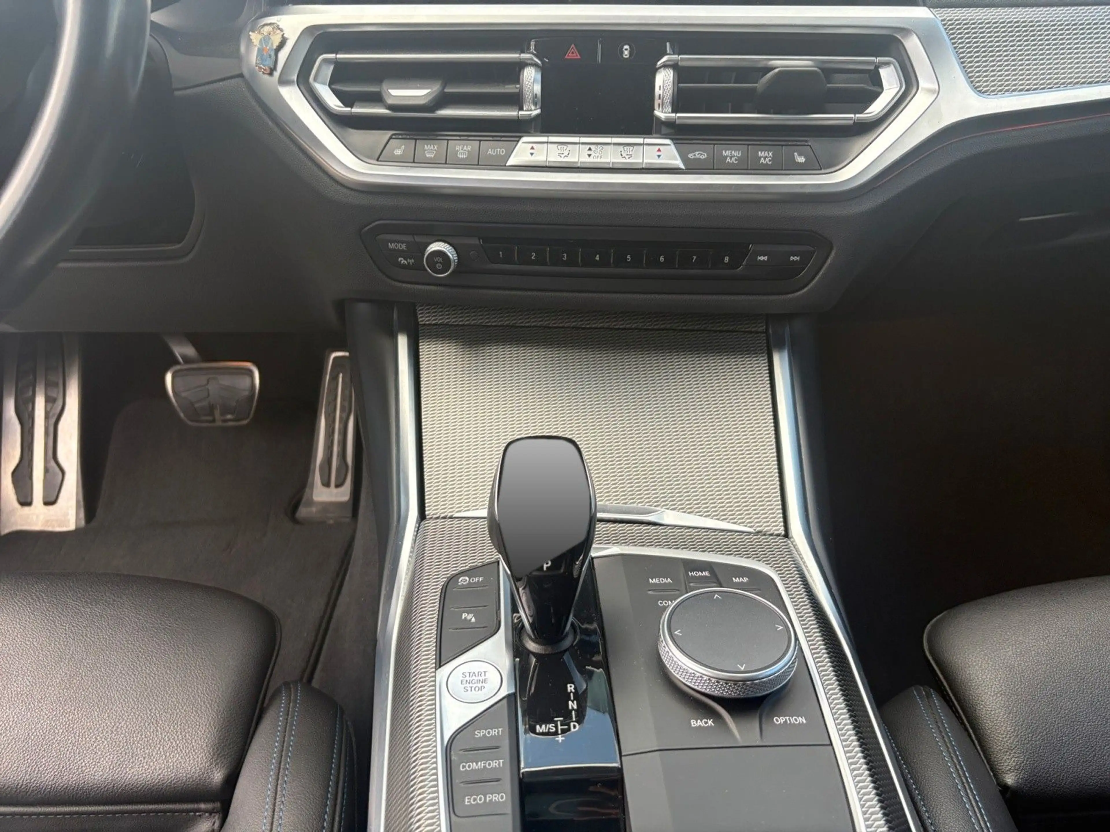 BMW 320 d M Sport T — photo 12