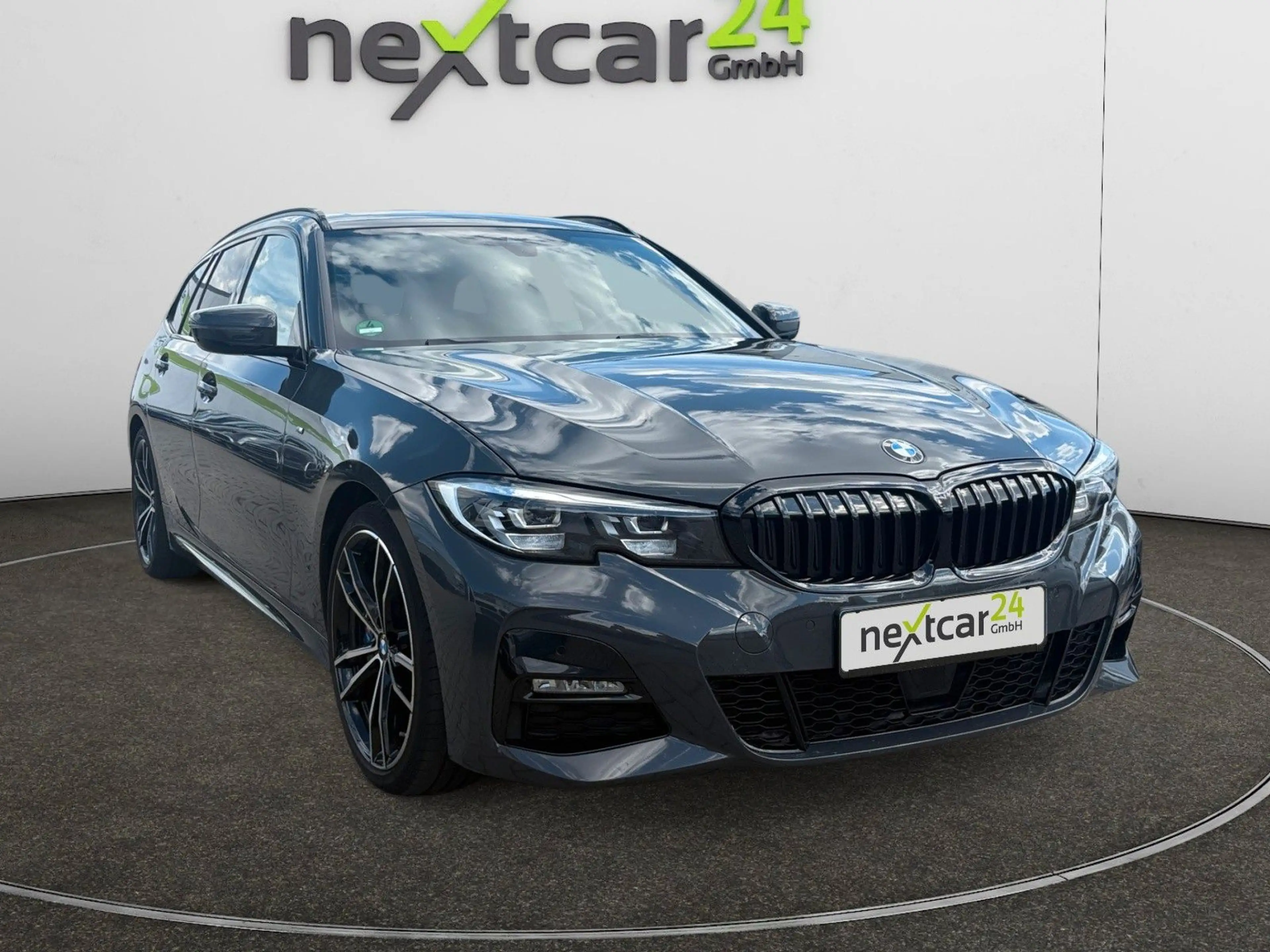 BMW 320 d M Sport T — photo 6