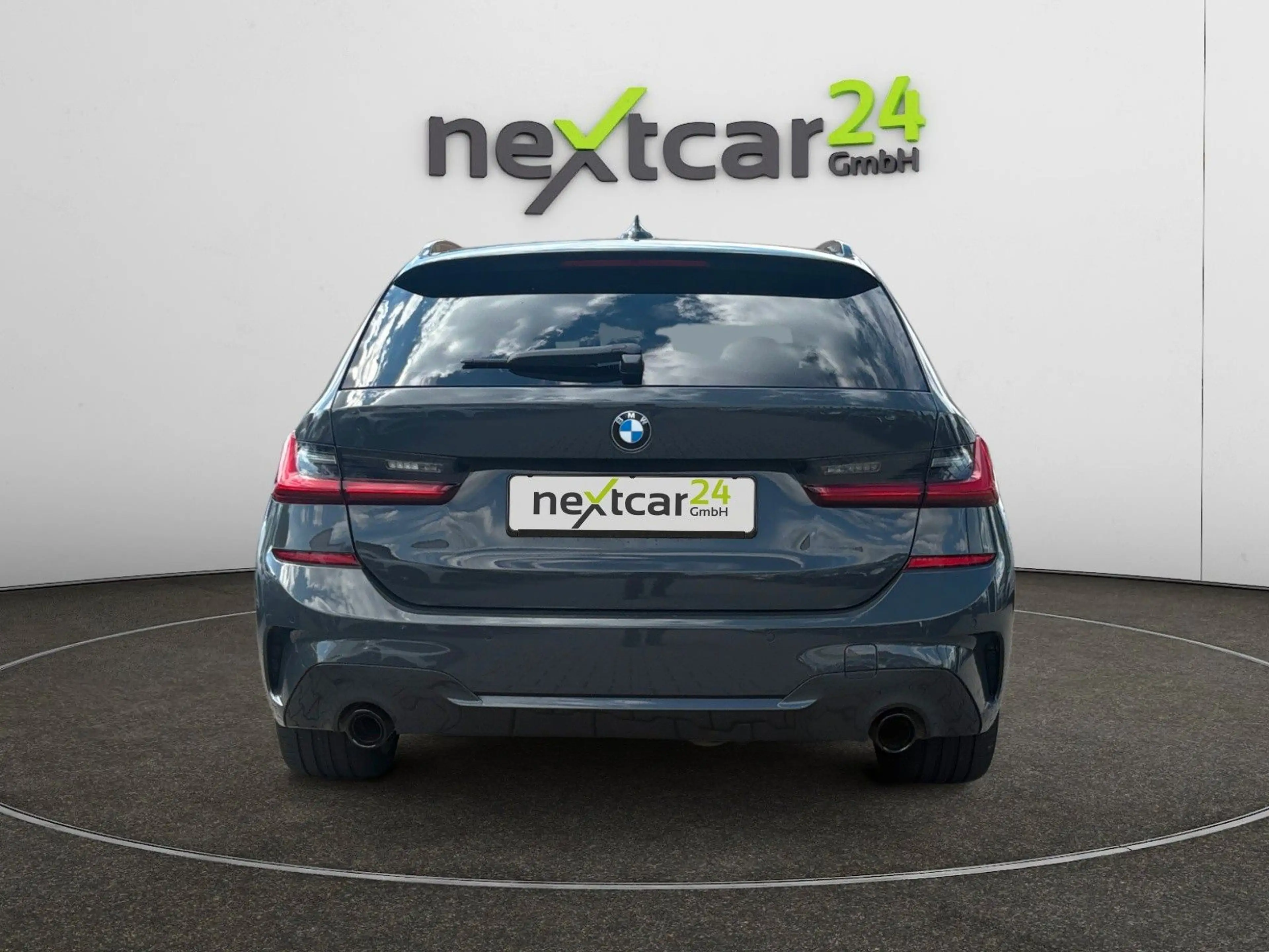 BMW 320 d M Sport T — photo 4