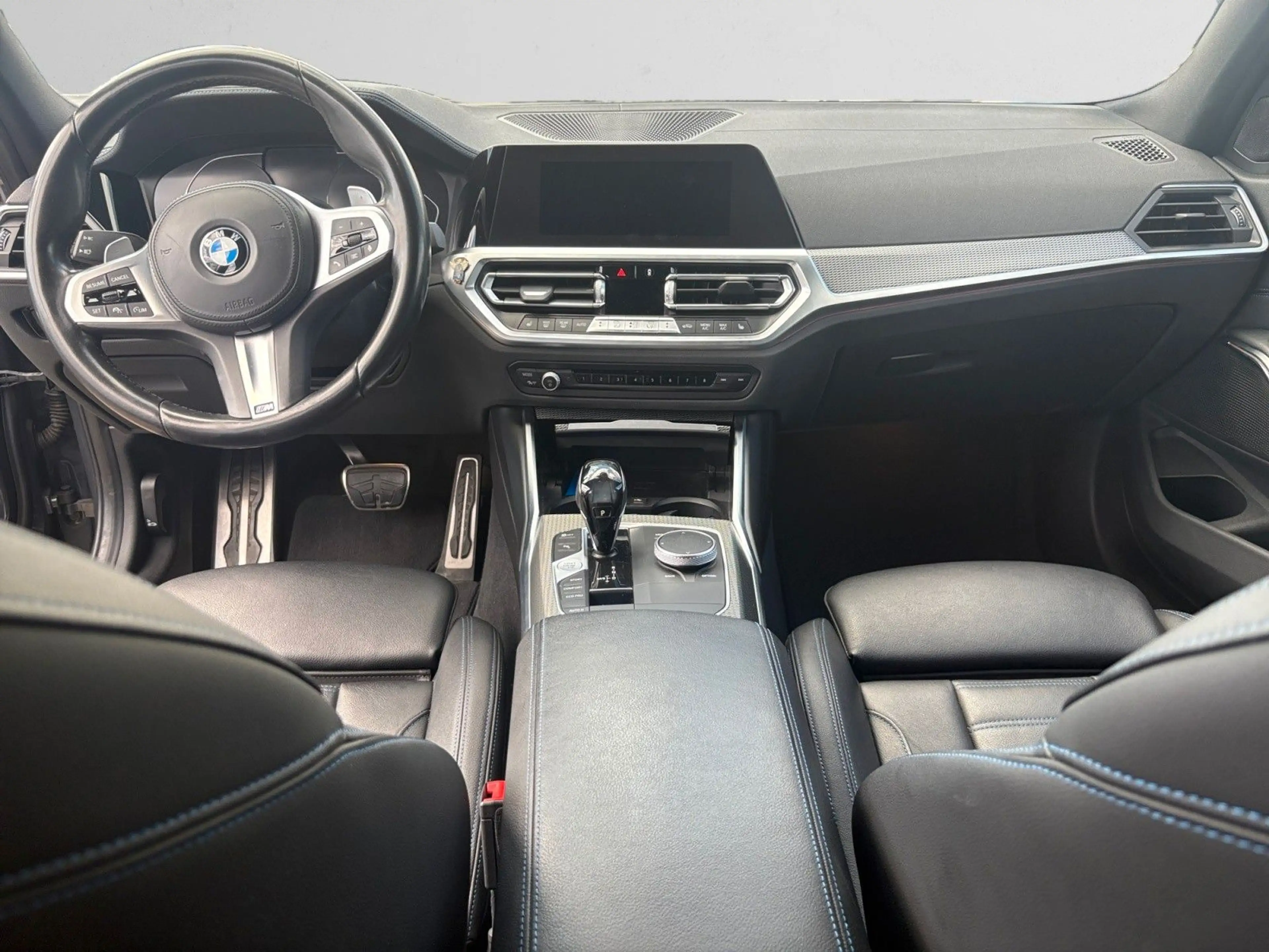 BMW 320 d M Sport T — photo 10
