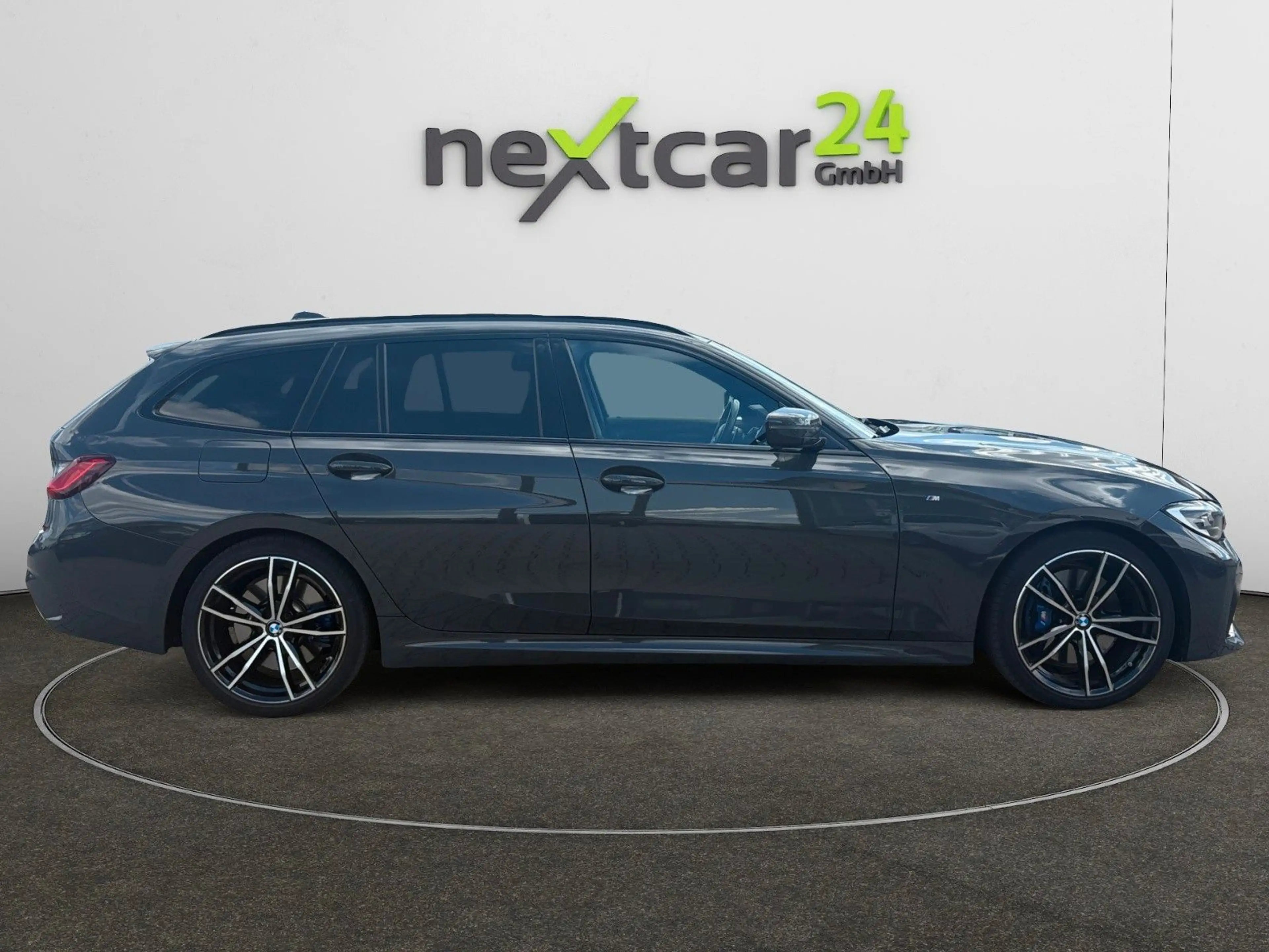 BMW 320 d M Sport T — photo 2