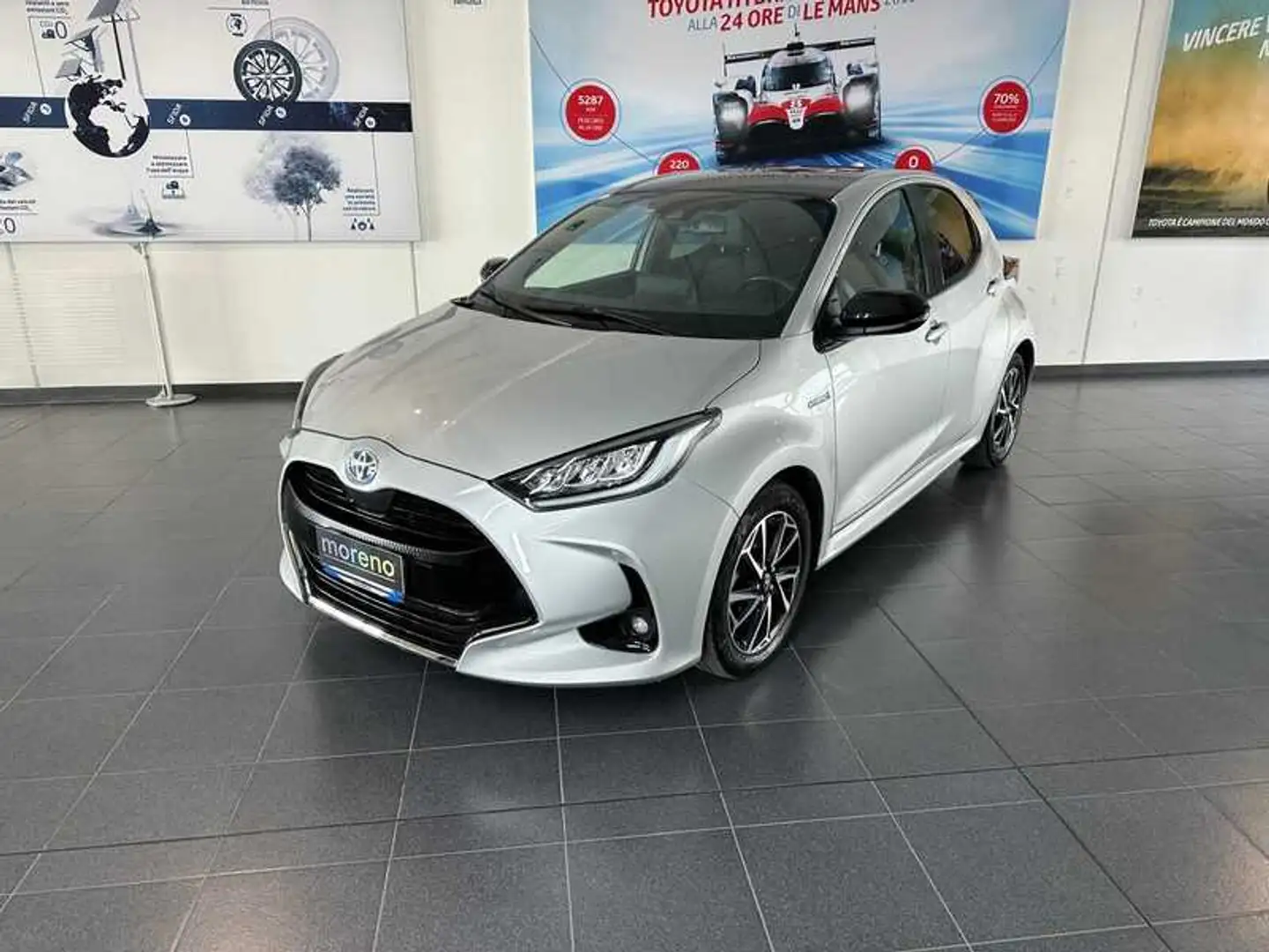 Toyota Yaris 1.5 hybrid Lounge Argento - 1