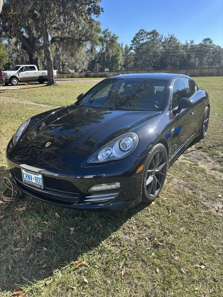 Porsche Panamera снимка Porsche Panamera