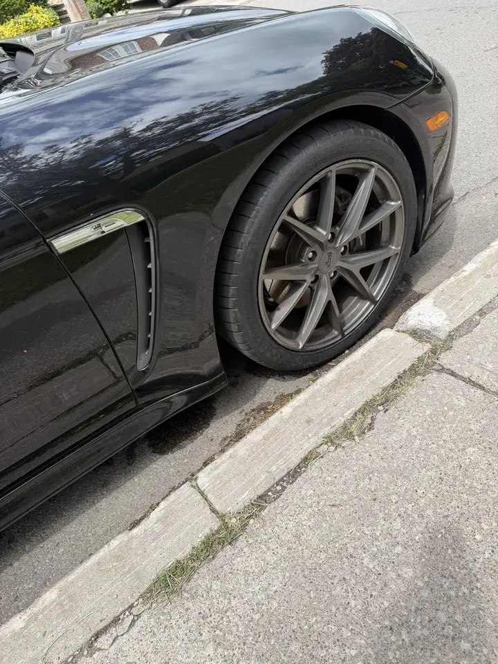 Porsche Panamera снимка Porsche Panamera