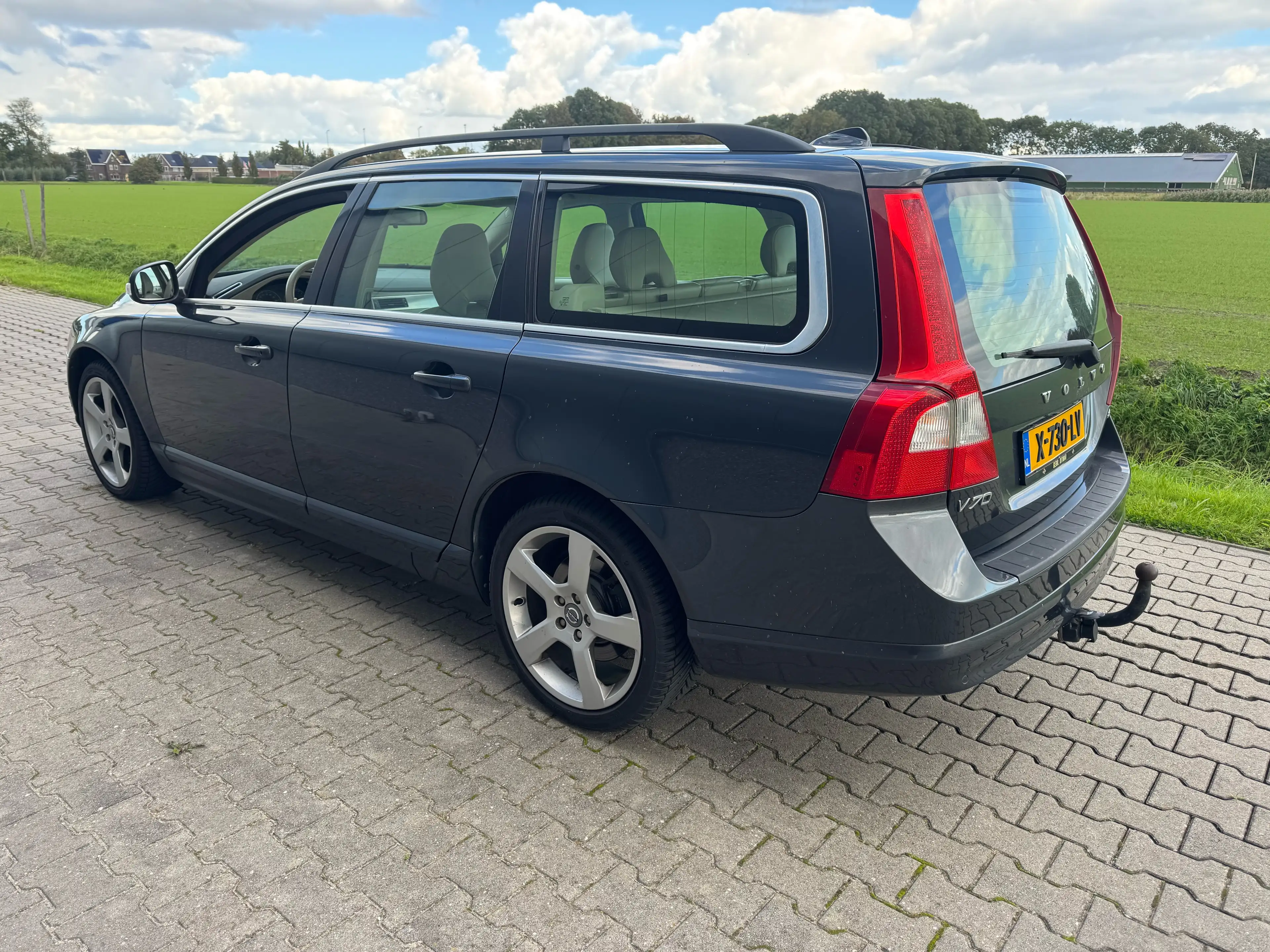 Volvo V70 2.5 FT Summum — photo 4