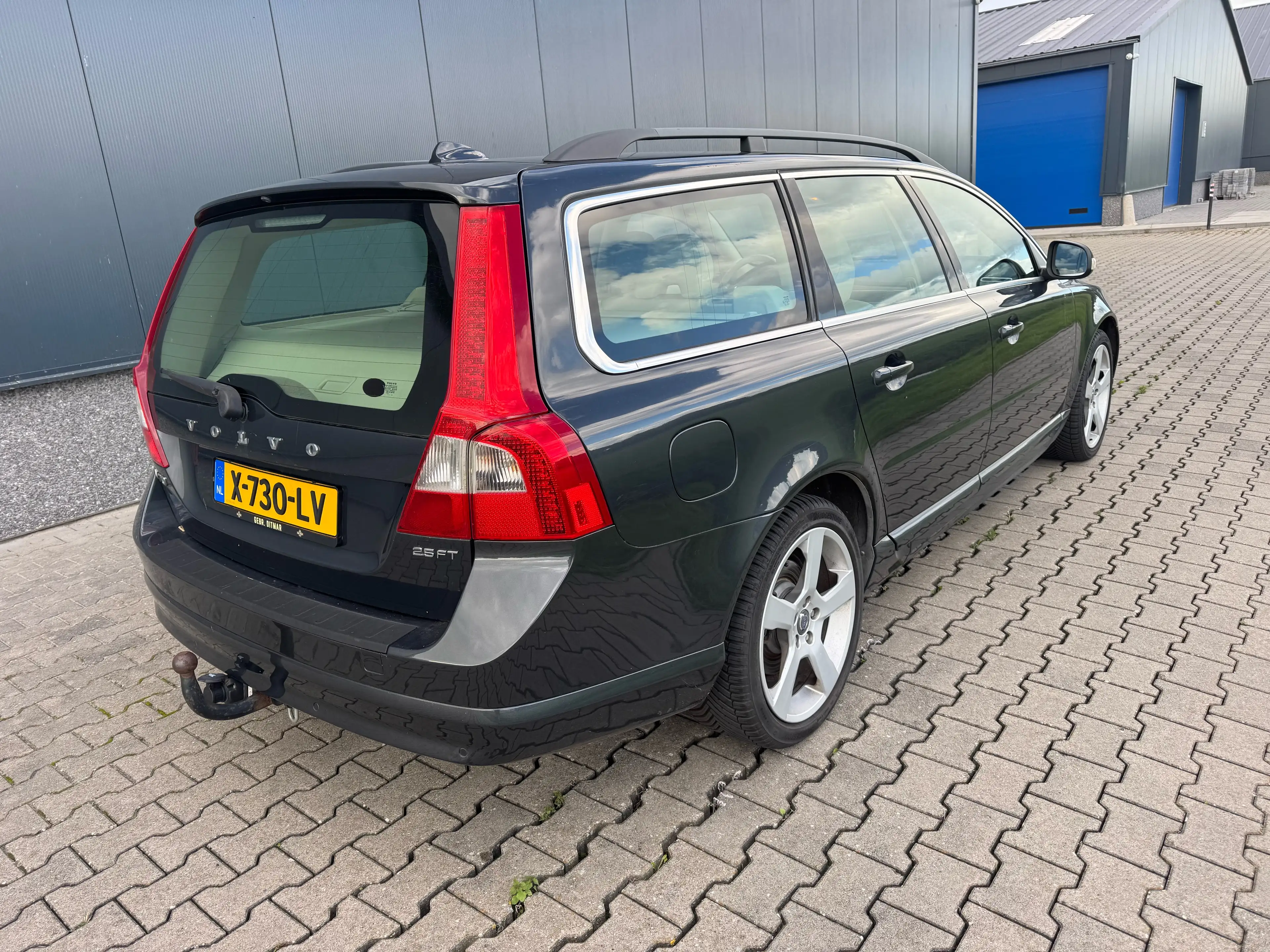 Volvo V70 2.5 FT Summum — photo 9