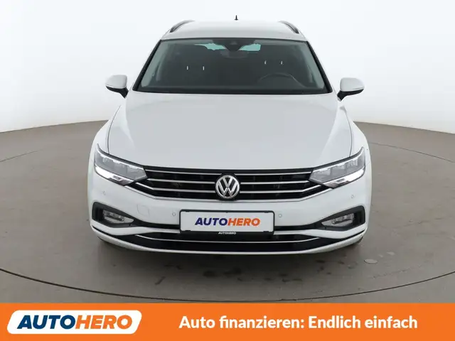 Volkswagen Passat view 9