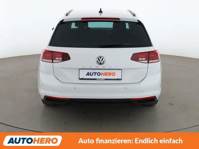 Volkswagen Passat view 5