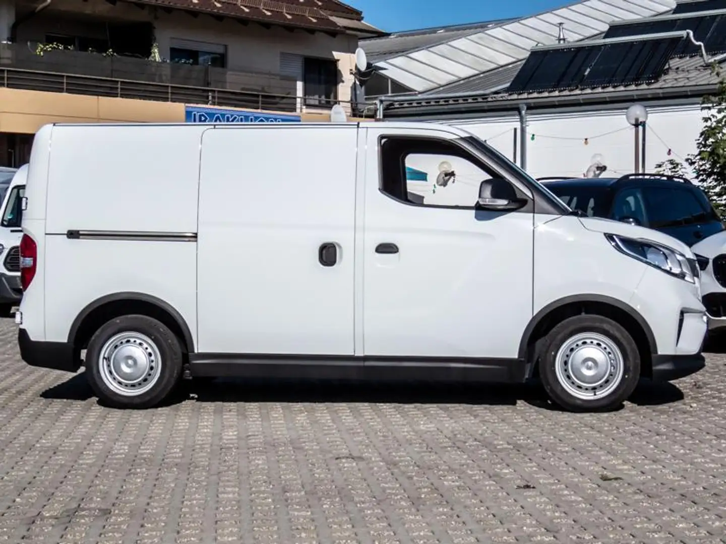 Maxus eDeliver 3 L1 50kWh SWB Weiß - 2