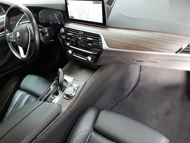 BMW 530 530i xDrive Touring Aut. Luxury Line AHK KAM — photo 9