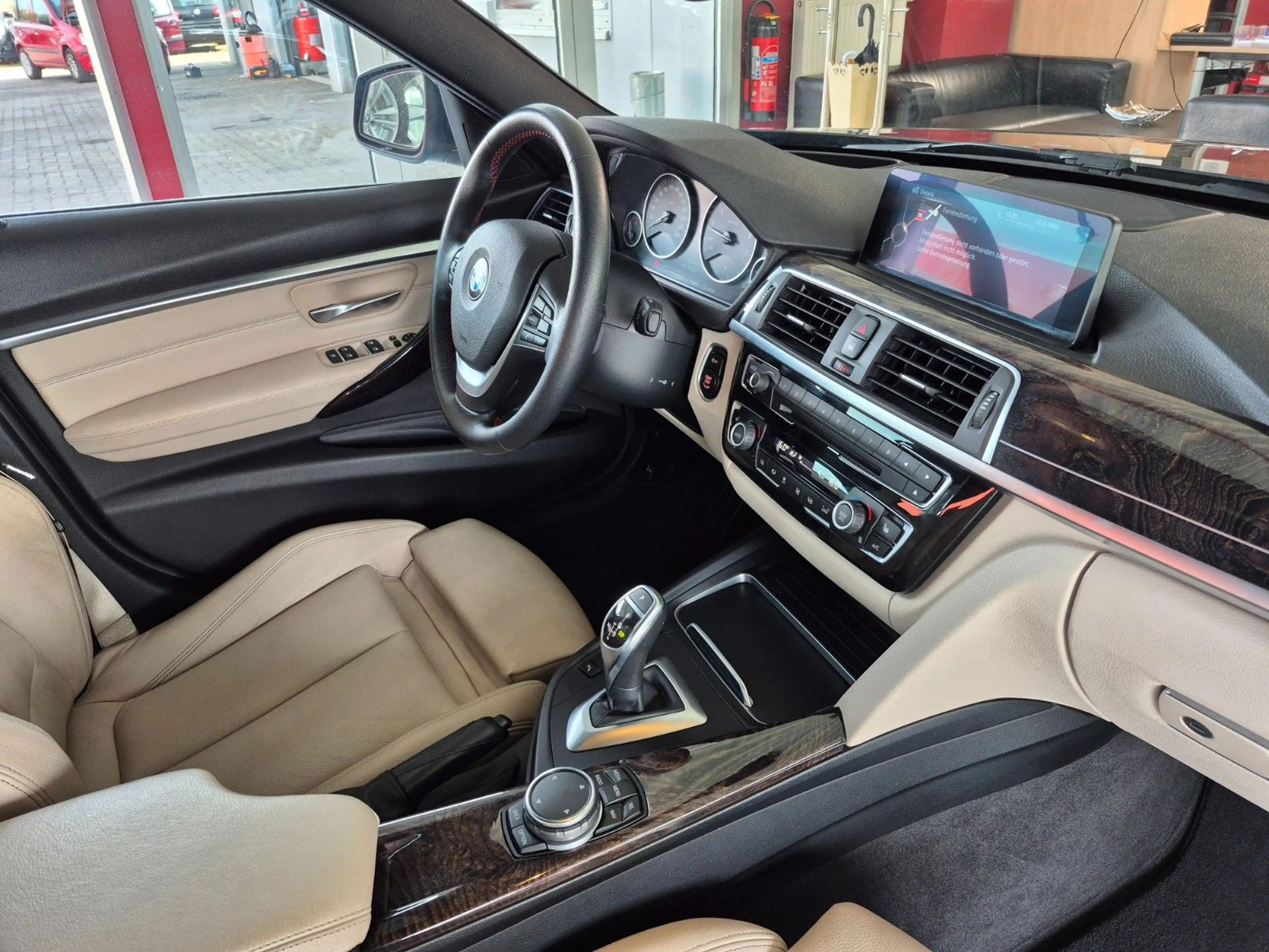BMW 328 i xDrive Touring Sport Line Leder Navi Kamera — photo 12