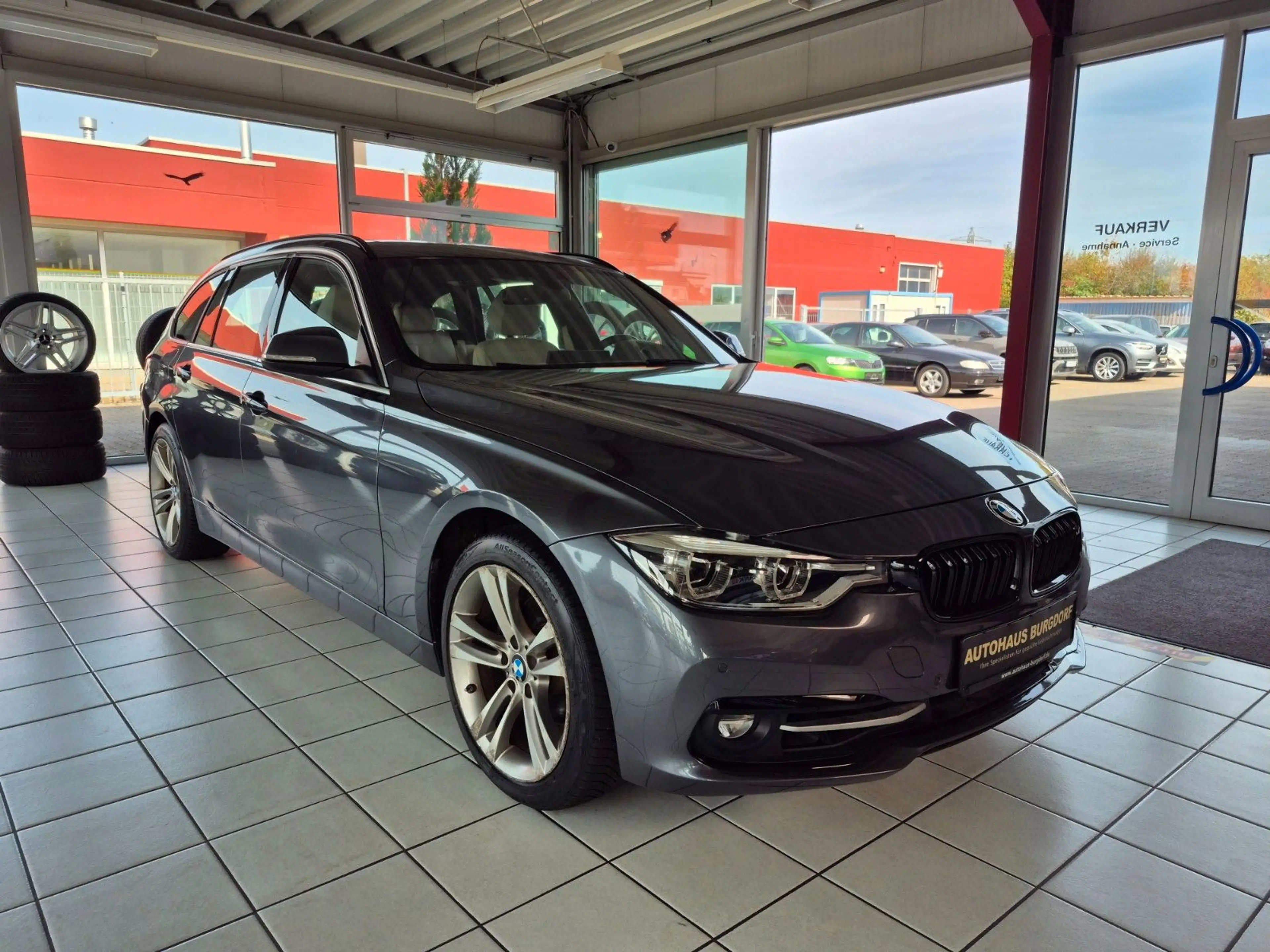BMW 328 i xDrive Touring Sport Line Leder Navi Kamera — photo 3