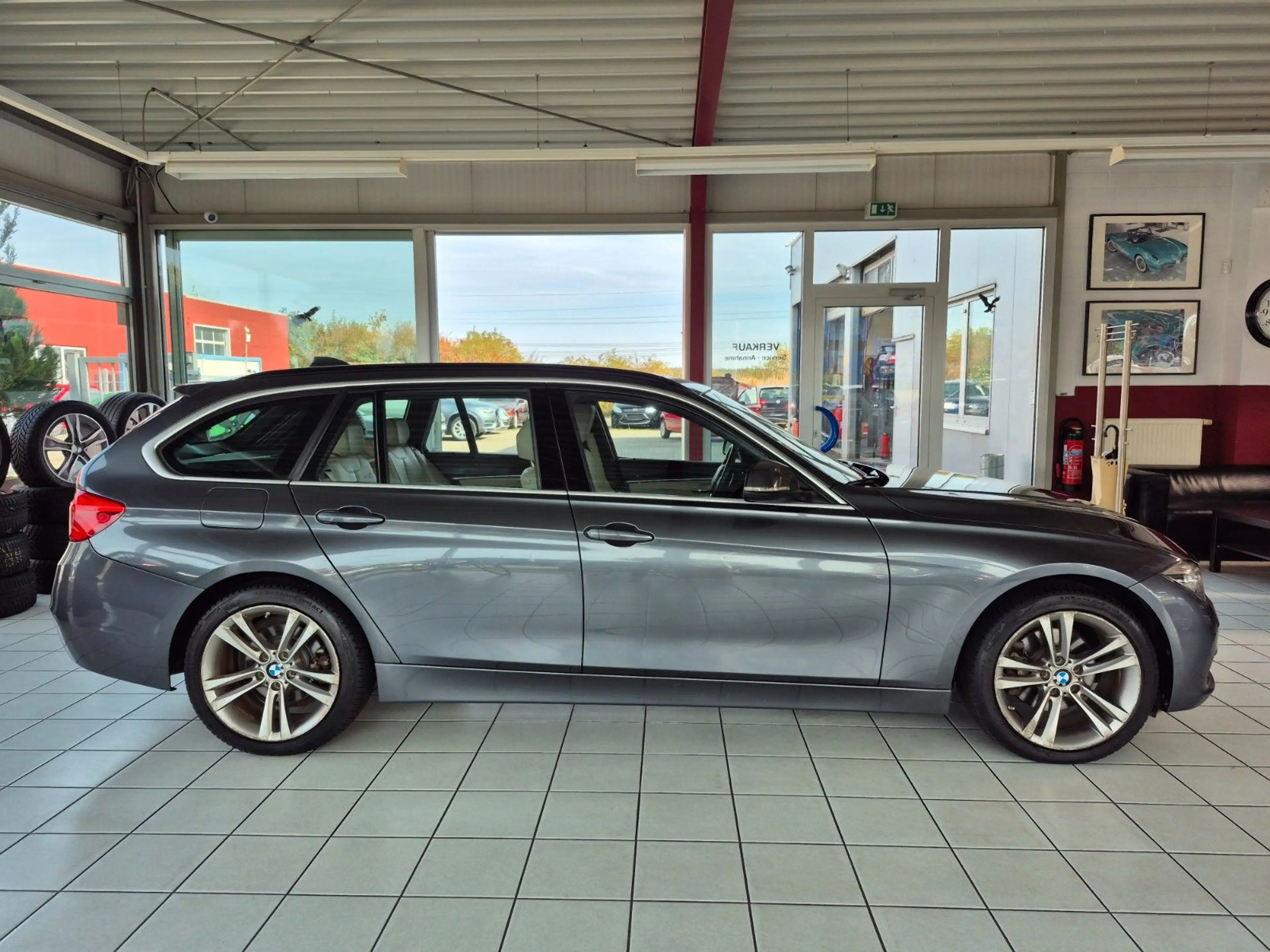BMW 328 i xDrive Touring Sport Line Leder Navi Kamera — photo 4